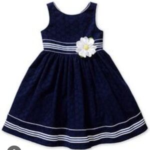 Sweet Heart Rose Elegant Navy Eyelet Dress with White Floral Detail Size 6 Kdr3